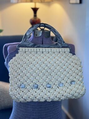 Vintage Woven Cream Crochet Handbag with plastic Marble Accent Handles
